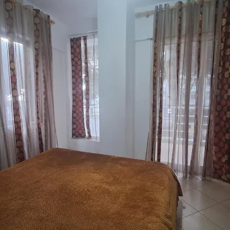 Retreat Apartamento Golem (Tirana)