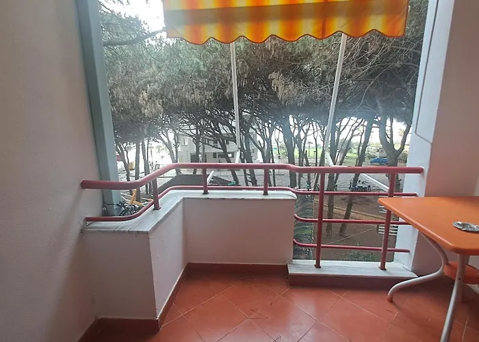 Retreat Apartment Golem (Tirana)